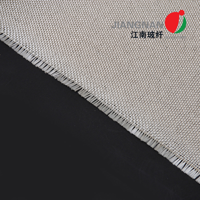 Tahan kimia yang sangat baik Tekstur Fiberglass Roll Kain untuk perlindungan pengelasan
